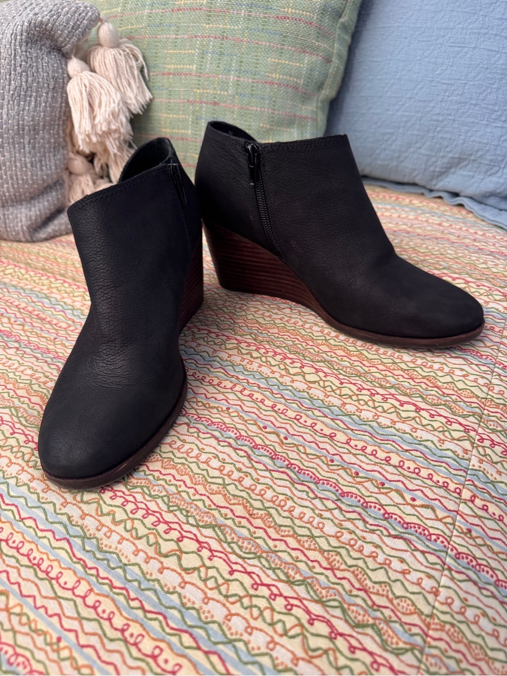 Lucky Brand Zemlin Wedge Bootie Black size 7.5M 3” heel